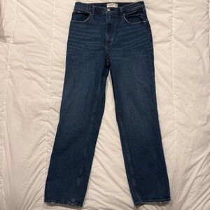 Abercrombie & Fitch - The 90s Straight Ultra High Rise - Size 30